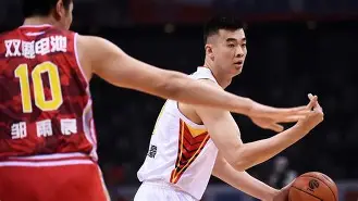 北京首钢CBA击败深圳马可波罗，方硕命中关键球(北京首钢cba击败深圳马可波罗,方硕命中关键球员)