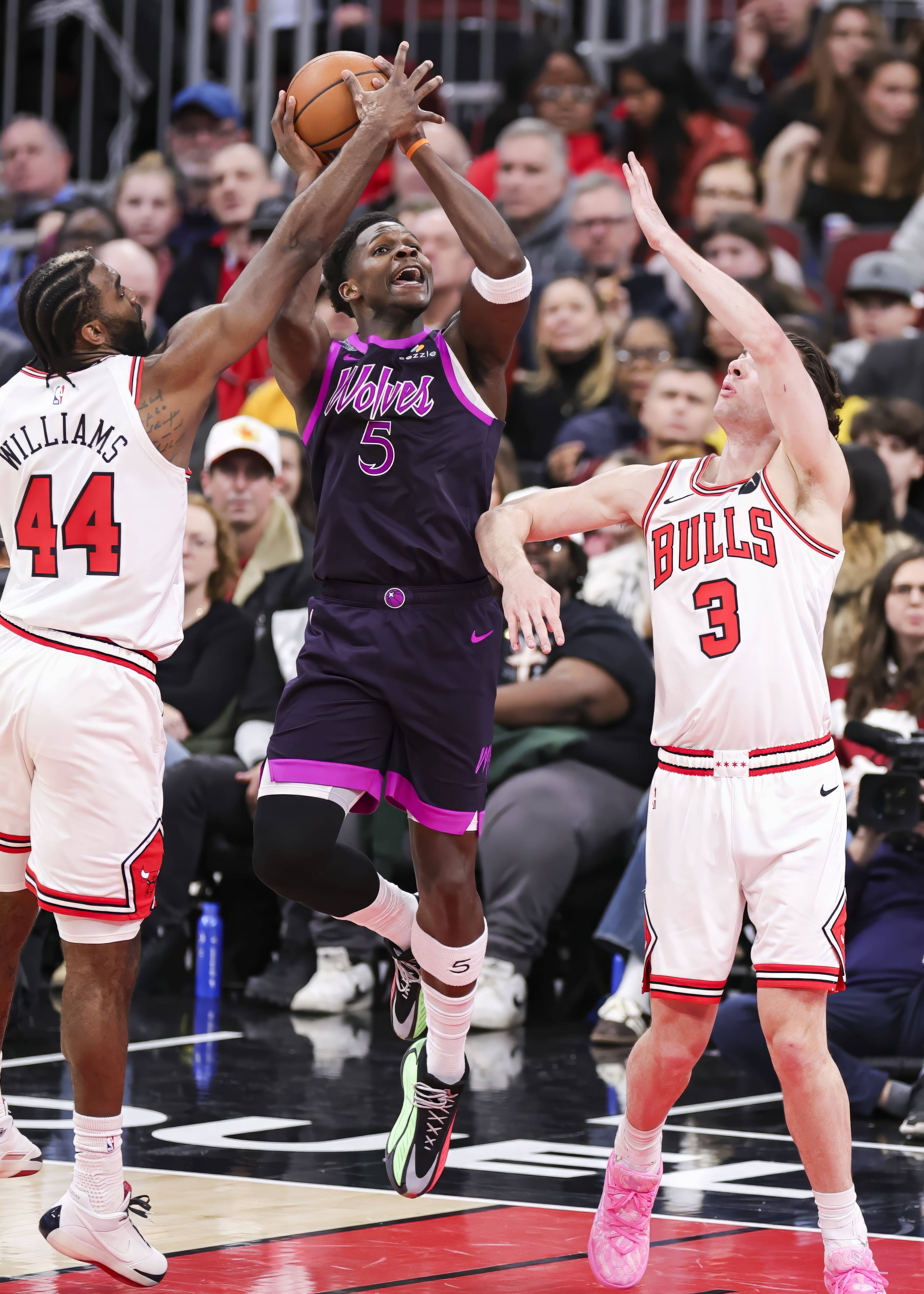 芝加哥公牛NBA战胜布鲁克林篮网拉文三分制胜的简单介绍